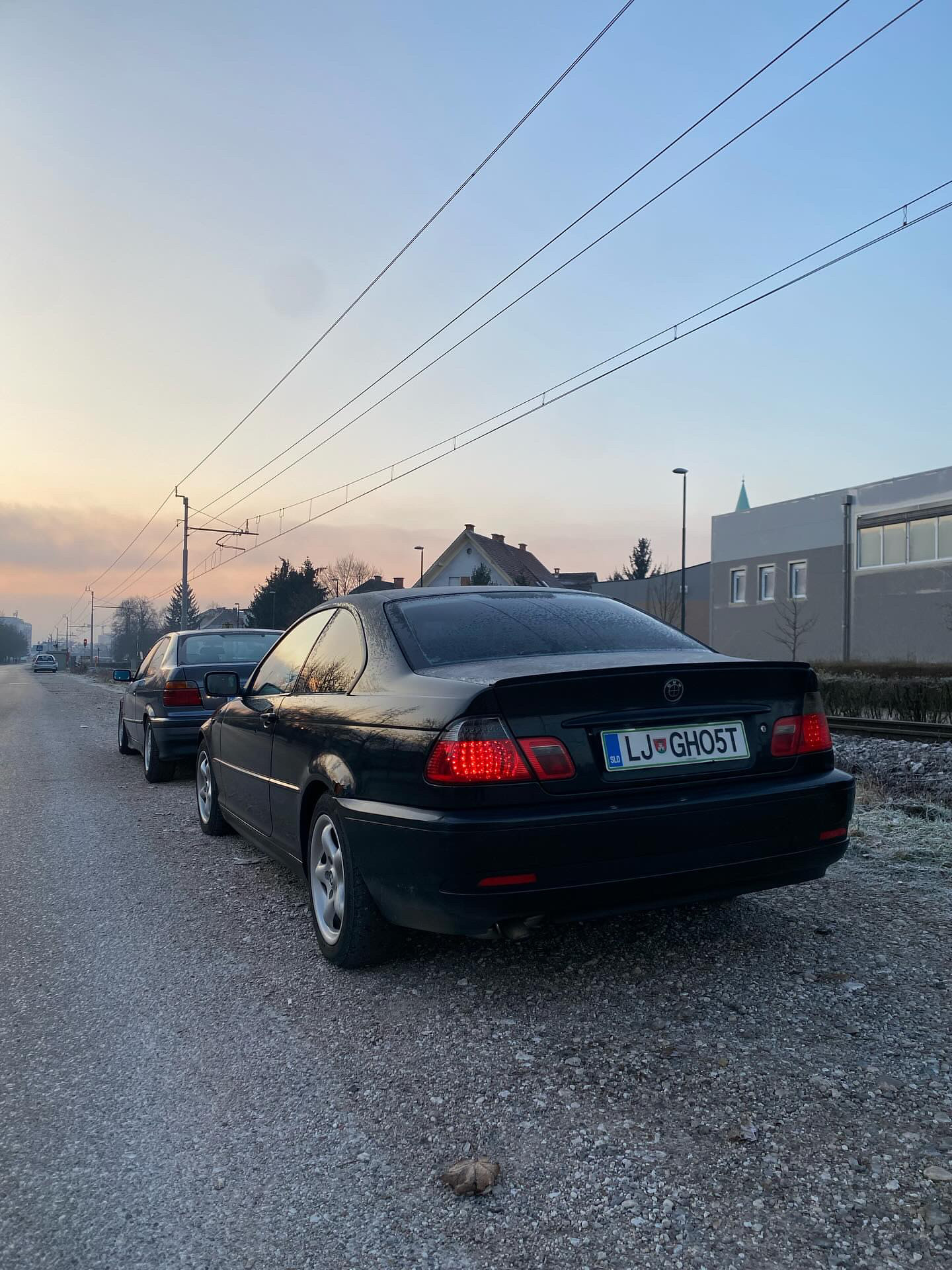 Nosilec pritrdi.me na avtomobilu stranke