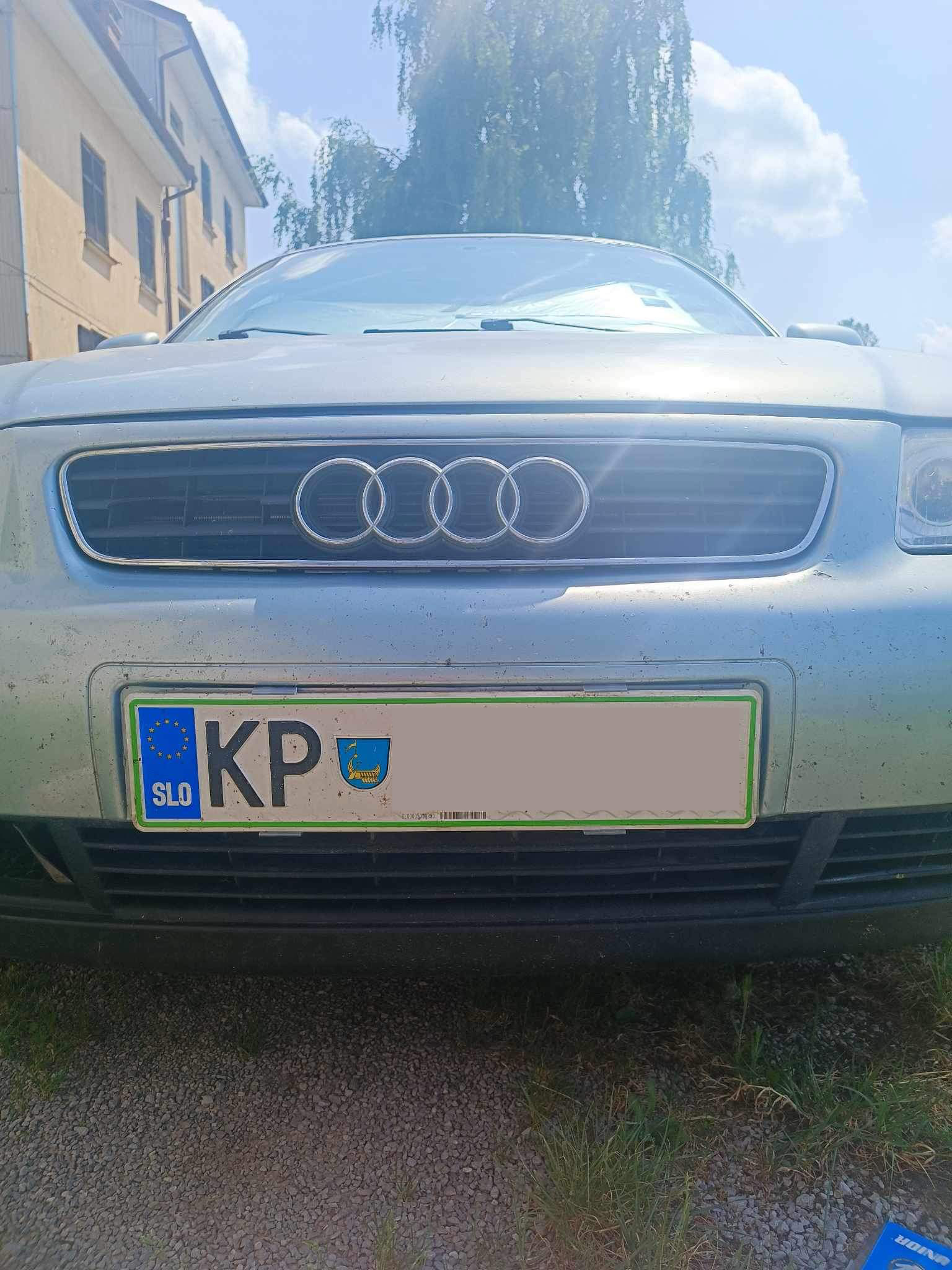 Nosilec pritrdi.me na avtomobilu stranke