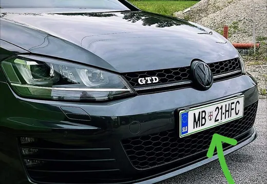 Volkswagen Golf GTD z nosilcem tablice Pritrdi.me